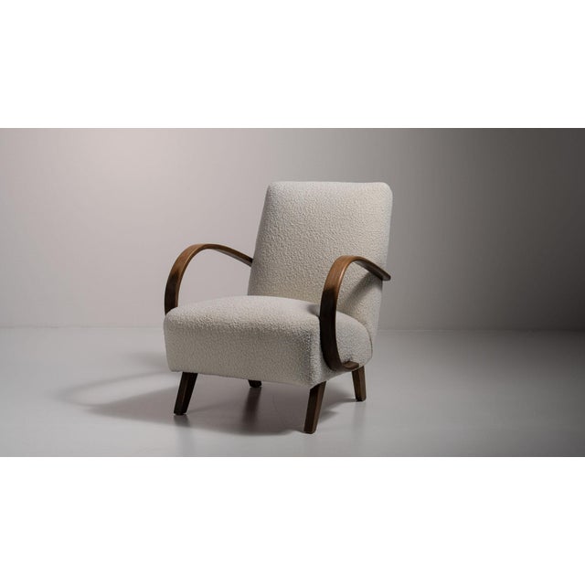 Art Deco 20th Century Czech Republic Warm Ivory Boucle Bentwood-Arm Lounge Chair For Sale - Image 3 of 10