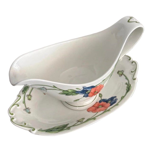 Villeroy & Boch Gravy Boat and Oval Plate For Sale
