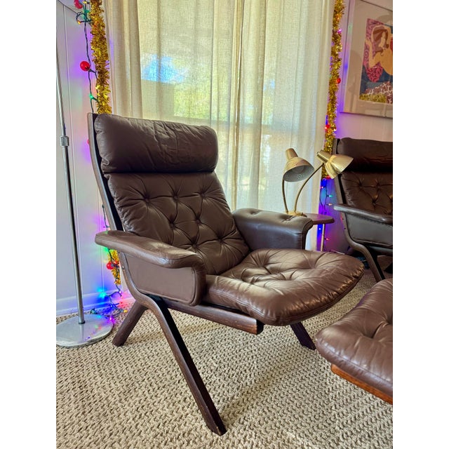 A Beautiful Vintage Danish Norwegian Attributed to Ekornes “Uno” Lounge Chair With Stool in a Brown Leather, Circa 1970s. For Sale - Image 9 of 11