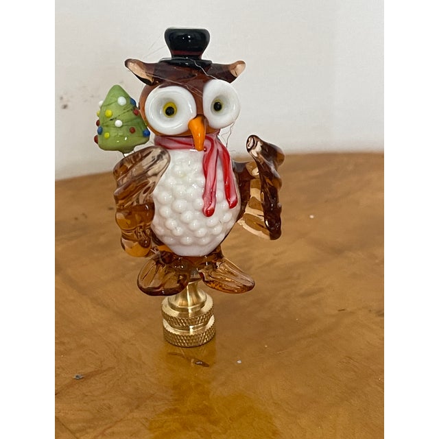 Beautiful art glass owl figurine lamp finial.