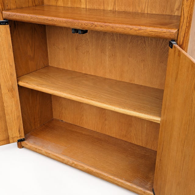 1980s Late-20th-Century Oak Bookcase With Adjustable Shelves For Sale - Image 5 of 15