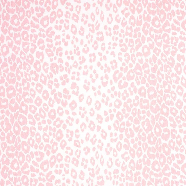Sample - Schumacher Iconic Leopard Fabric in Pink For Sale