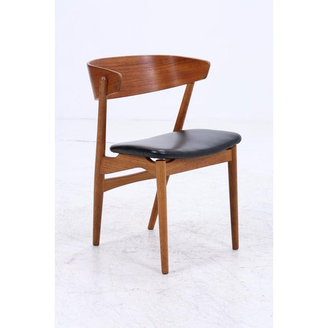 Mid-Century Danish Model 7 Chairs in Teak and Leather by Helge Sibast, Set of 4 For Sale - Image 14 of 16