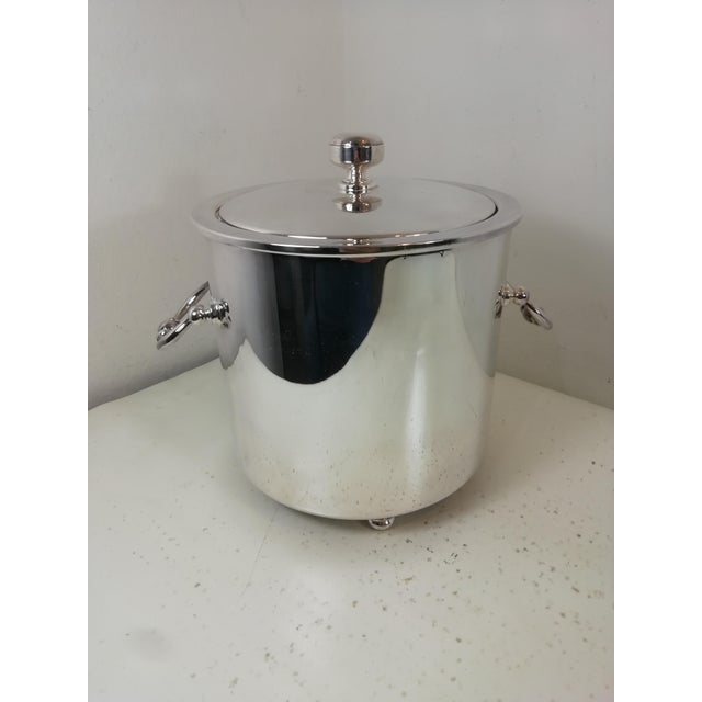 Ice bucket made in France by Christofle in silver-plated metal. Really excellent conditions because the product is a...