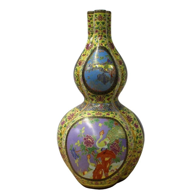 Chinoiserie Chinese Porcelain Gourd Shape Vase For Sale - Image 3 of 7