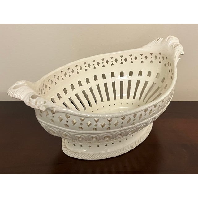 Antique 18th Century English George III Creamware Reticulated Basket For Sale - Image 4 of 14