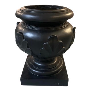 Vintage Hollywood Regency Style Black Resin Acanthus Leaf Cachepot Urn For Sale