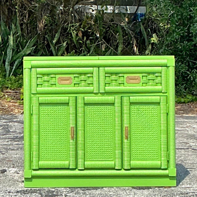 Bright Green Vintage Coastal Lexington Lacquered Rattan Dry Bar For Sale - Image 8 of 9