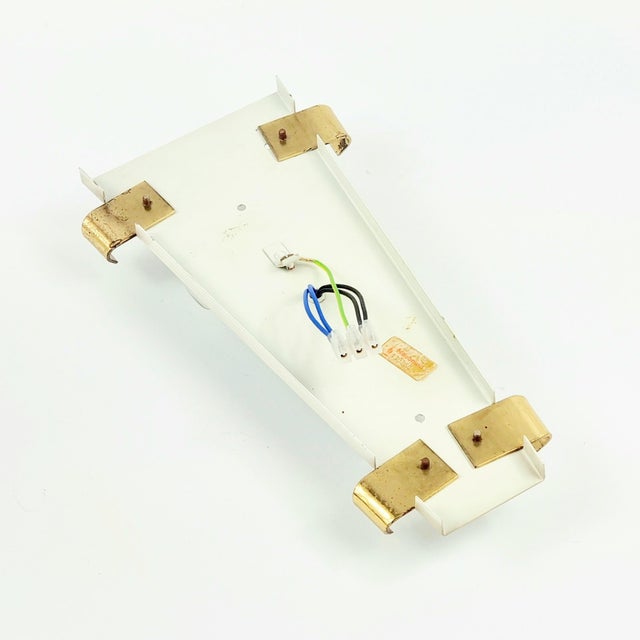 Transparent 1960s Large Mid-Century Modern Murano Glass & Brass Wall Lamp/Sconce From Hillebrand For Sale - Image 8 of 9