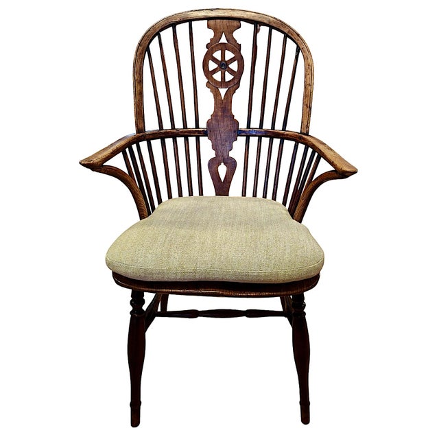 A Matched Pair of Mid 19th-Century English Wheel-Back Windsor Armchairs For Sale - Image 4 of 18