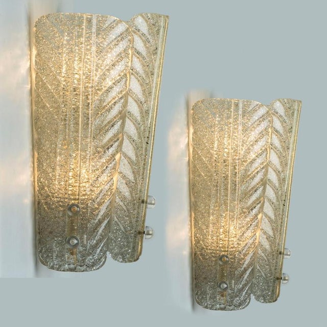 Gold Inclusions Glass and Brass Wall Light in the style of Barovier & Toso, 1960s For Sale - Image 15 of 16