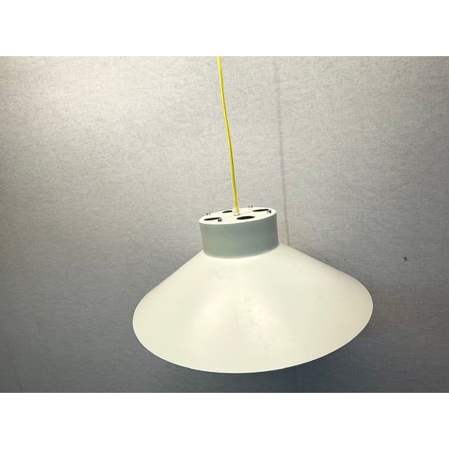 Model Visir rewired with yellow textile cable. This piece has an attribution mark, I am sure that it is completely...