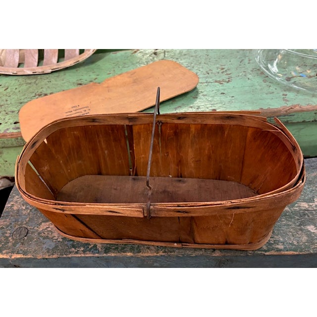 Early 20th Century Mushroom Basket With Wire Handle - Signed t.r. Tessavaimen Housatonic Mass For Sale - Image 4 of 5