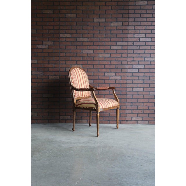 Wood 1990s Ethan Allen Carved Nicole Accent Chair For Sale - Image 7 of 8