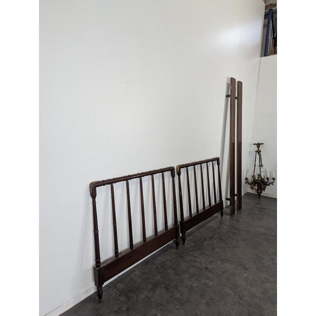 Small Single Bed in Mahogany and Brass, 20th Century, in Very Good conditions.