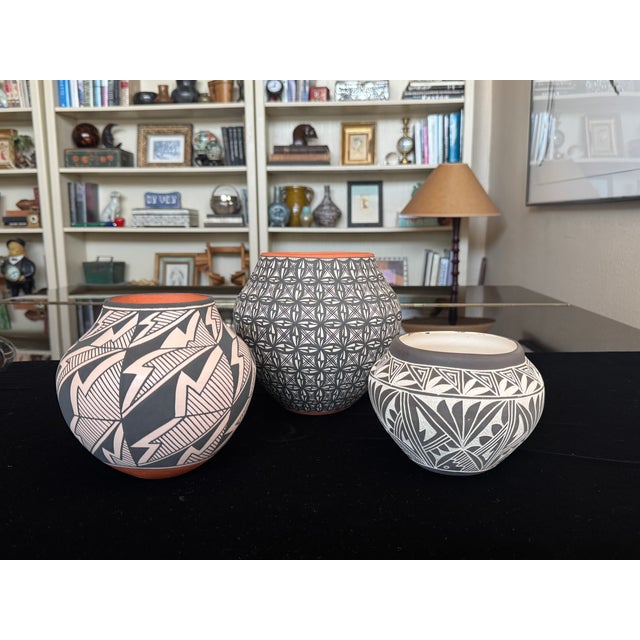 Black Late 20th Century Acoma Pueblo Pottery Jar — J. Garcia — Lightning & Rain Pattern — 6" For Sale - Image 8 of 8