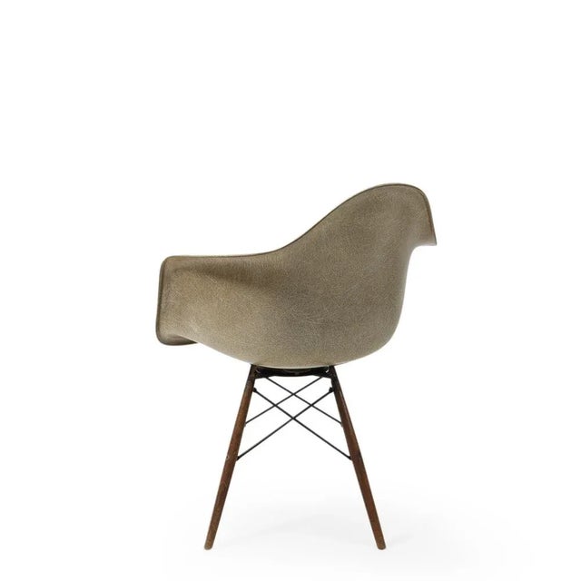Mid-Century Modern Paw Swivel Base Armchair by Charles & Ray Eames for Zenith Plastics, 1940s For Sale - Image 3 of 13