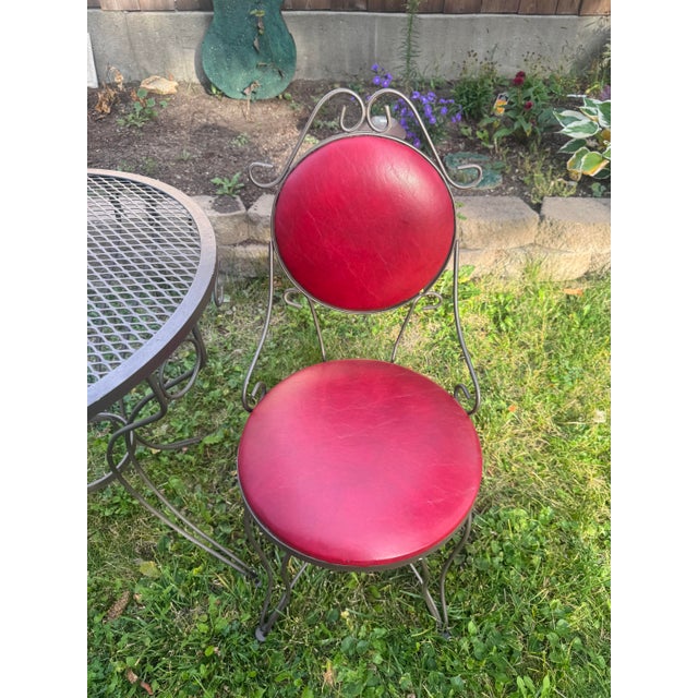 Metal 1960s Syd Leach Wrought Iron Bistro Set With Pink Vinyl Chairs For Sale - Image 7 of 14