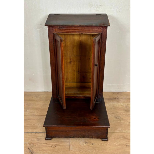 1920s Prayer pedestal in pine with hinged lid and storage compartment, 1920s For Sale - Image 5 of 9