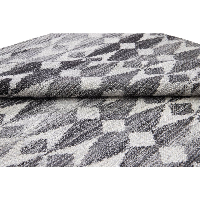 "Sheaf" Modern Flatweave Geometric Light Gray Oversized Rug by Doris Leslie Blau For Sale - Image 10 of 10