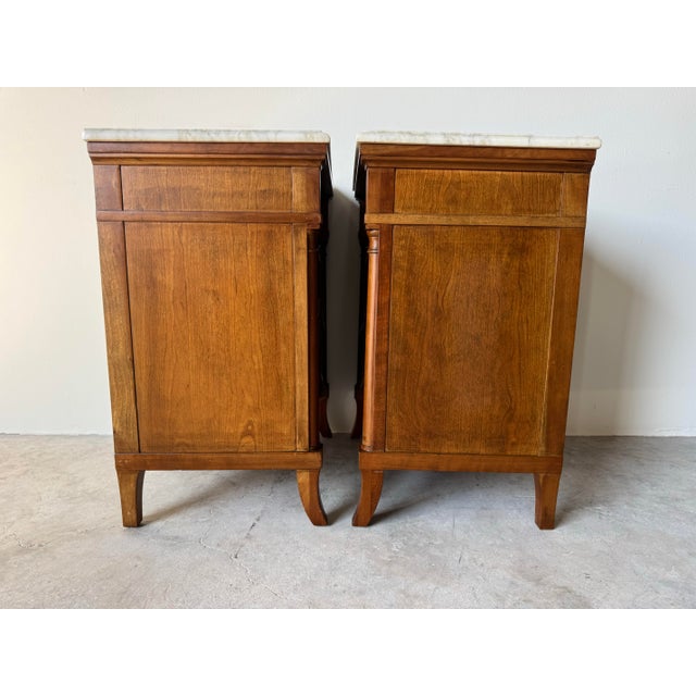 Wood 1970s Baker Hollywood Regency Walnut & White Marble Top Nightstands – A Pair For Sale - Image 7 of 12