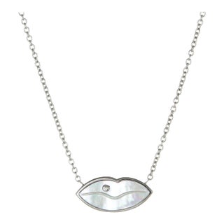 Mid 20th Century Hot Lips Necklace Diamond Mother of Pearl 18 Karat White Gold Chain For Sale