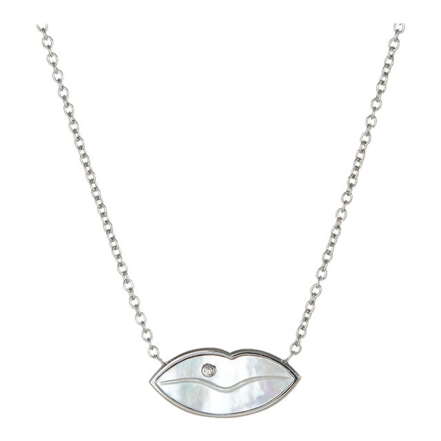 Mid 20th Century Hot Lips Necklace Diamond Mother of Pearl 18 Karat White Gold Chain For Sale