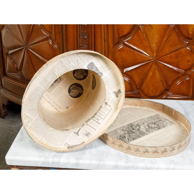 Victorian English 19th Century Victorian Period Paper Hat Box with Floral Décor For Sale - Image 3 of 12