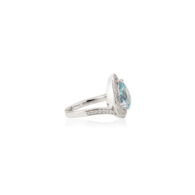 Metal 2.07Ct Pear-Cut Aquamarine Diamond Cluster Ring in 18k White Gold Size 9 For Sale - Image 7 of 16
