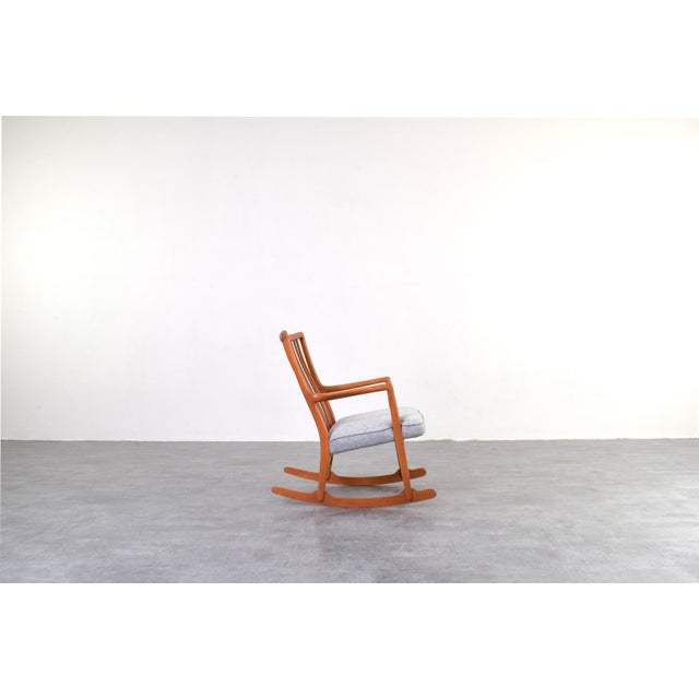 Contemporary Oak Ml33 Rocking Chair by Hans J. Wegner for A/S Mikael Laursen, 1950s For Sale - Image 3 of 18