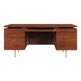 Mid-Century Modern Walnut Executive Desk Styled After Florence Knoll, 1960s For Sale