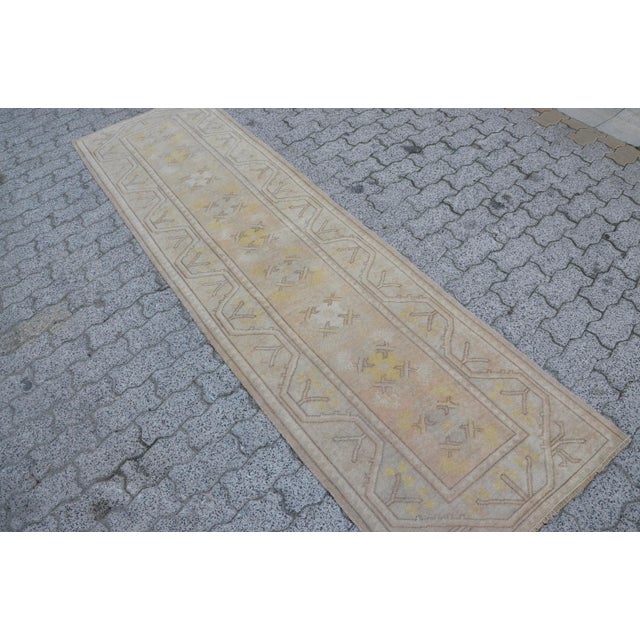 1960s 3x9 Oushak Hallway Wool Runner Rug For Sale - Image 5 of 11