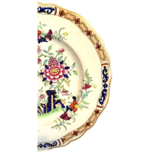Pair of Early 19th-Century English Ironstone Plates in the Chinese Export Style For Sale In San Francisco - Image 6 of 8