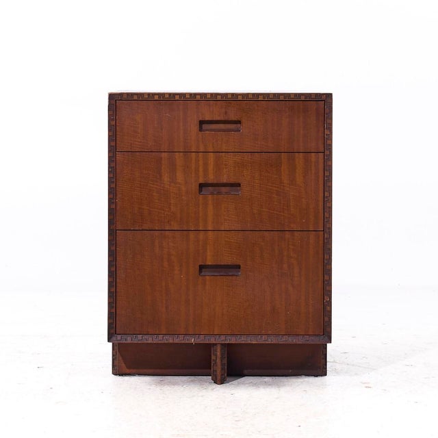 Frank Lloyd Wright for Heritage Henredon 'Taliesin' Mid Century Mahogany Nightstand This nightstand measures: 21.5 wide x...
