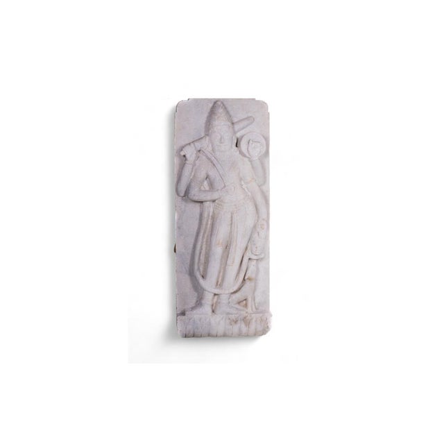 Hindu Sculpture of the God Vishnu in Marble For Sale - Image 6 of 6