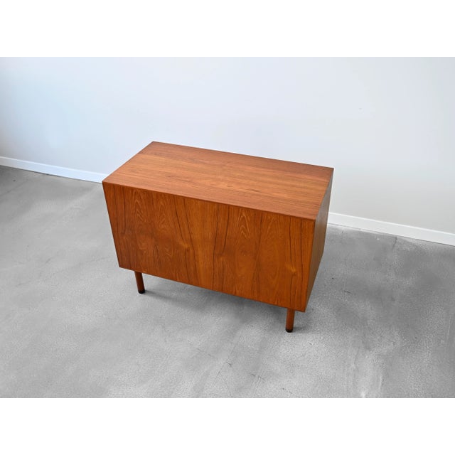 Vintage Sliding Door Cabinet in Teak by Hans Wagner for Ry Möbler For Sale - Image 16 of 16