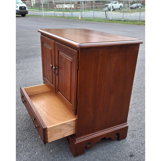 Pair Hooker Furniture French Chippendale Style Cherry Night Tables For Sale - Image 13 of 18