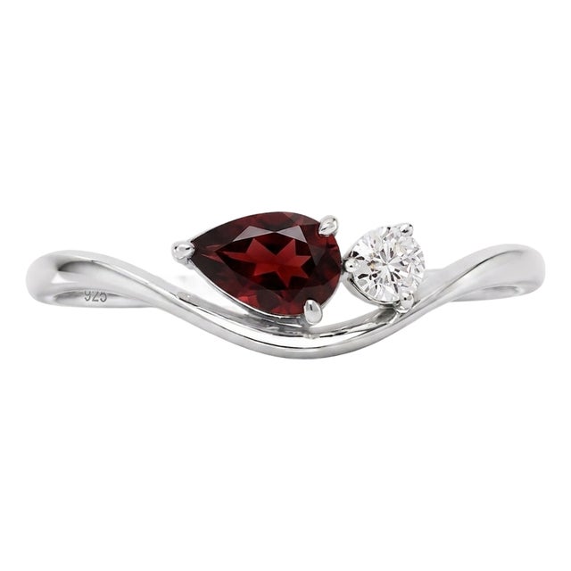 Red Garnet Pear Cut Ring | January Birthstone Toi Et Moi Ring | Delicate Gemstone Everyday Ring Us 7 (All Sizes Available) For Sale