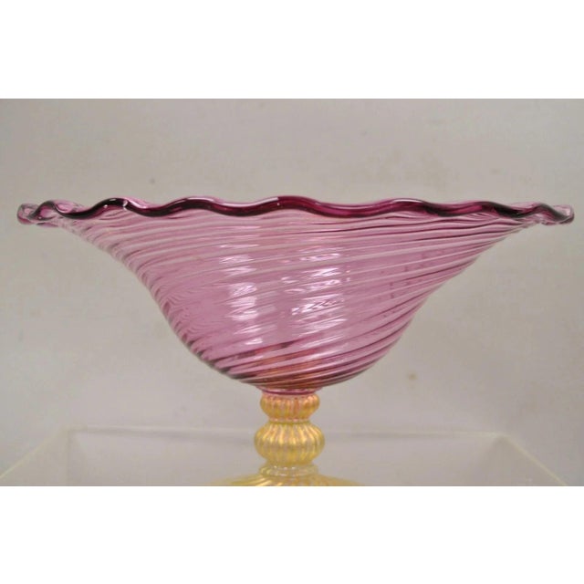 Glass Early 20th Century MCM Fratelli Toso Balboa Italian Blown Glass Pink Swirl Gold Flecks Fruit Bowl For Sale - Image 7 of 9