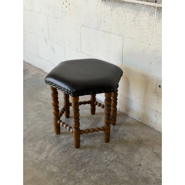 Black Leather Oak Ottoman With Nailhead Trim Spindle Legs Vintage Mid-Century Modern 1970s For Sale In Los Angeles - Image 6 of 10