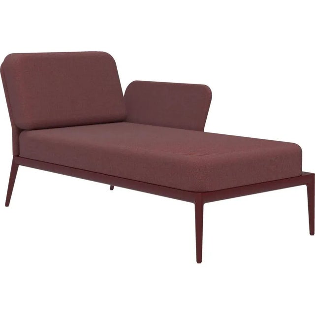 Cover burgundy left chaise longue by mowee dimensions: d80 x w155 x h81 cm (seat height 42 cm). Material: aluminum and...