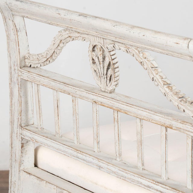 19th Century Swedish Gustavian Gray Painted Backless Pine Bench Settee For Sale - Image 4 of 10
