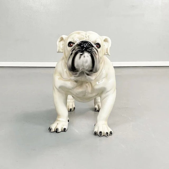 Italian modern Sculpture of standing bulldogge dog in beige black ceramic, 1970s Sculpture of standing olde english...
