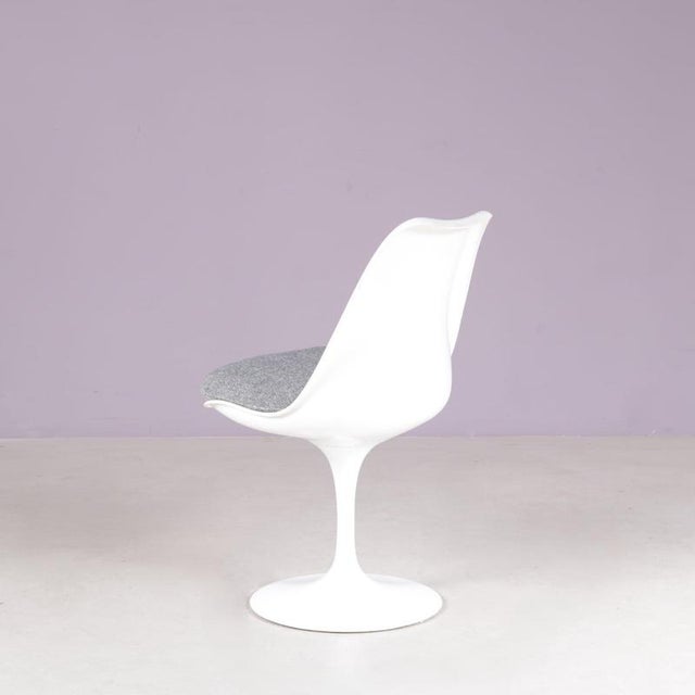 Tulip Chairs with Gray Fabric Cushions by Eero Saarinen for Knoll International, USA, 1960s, Set of 4 For Sale - Image 10 of 12