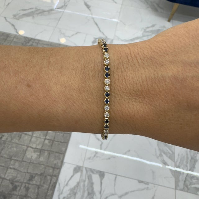 Gender: Ladies Metal Type: 14K Yellow Gold Length: 7.00 inches Width: 3.20 mm Weight: 10.35 grams Lady's 14K yellow gold,...