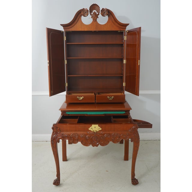 Traditional Kindel Irish Georgian 84-844 Mahogany Library Cabinet For Sale - Image 3 of 12