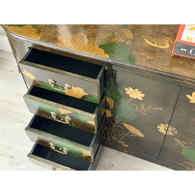 Late 20th Century Vintage Mid-Century Modern Hand-Painted Asian Chinese Chinoiserie-Style Lacquered Oval Credenza Buffet Sideboard Cabinet For Sale - Image 5 of 18