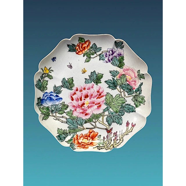 Beautiful Old Famille Rose Chinese Macau Export Porcelain Plates With Peonies & Butterflies, Octagonal Scalloped Form, a Pair For Sale In Tampa - Image 6 of 7