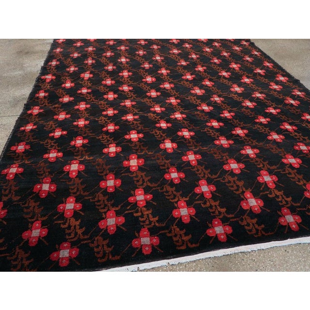 Galerie Shabab Collection Mid-20th Century Turkish Anatolian Carpet For Sale In New York - Image 6 of 8