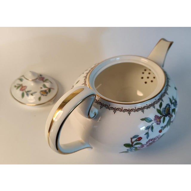 English 1980s Reproduction Pembroke Teapot by Aynsley For Sale - Image 3 of 8